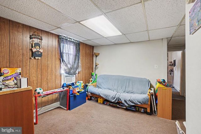 229 UPLAND AVE, Reading, PA 19611