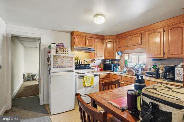 229 UPLAND AVE, Reading, PA 19611
