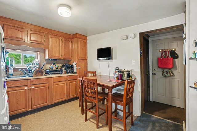 229 UPLAND AVE, Reading, PA 19611