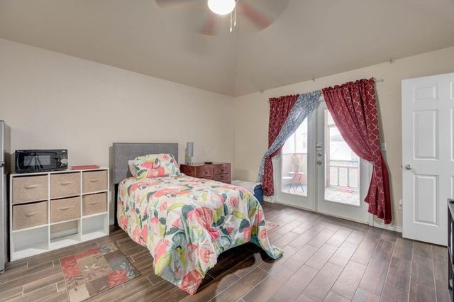 6113 Choctaw Dr, Corpus Christi, TX 78415