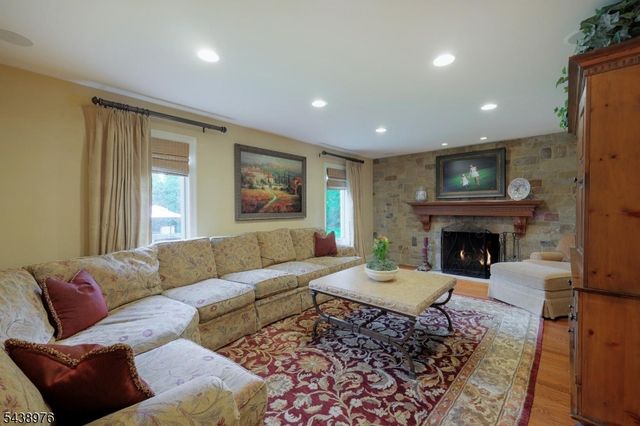 2 Estelle Pl, Cranford Twp., NJ 07016