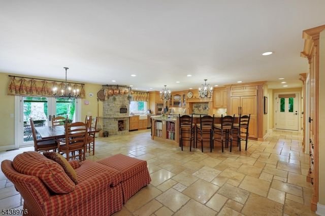 2 Estelle Pl, Cranford Twp., NJ 07016