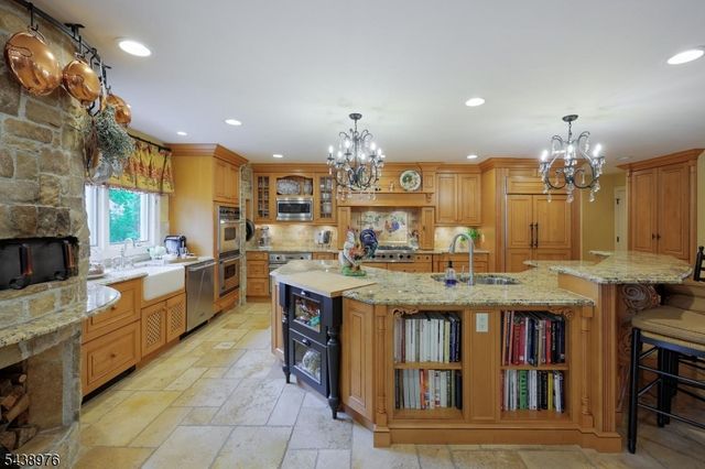 2 Estelle Pl, Cranford Twp., NJ 07016