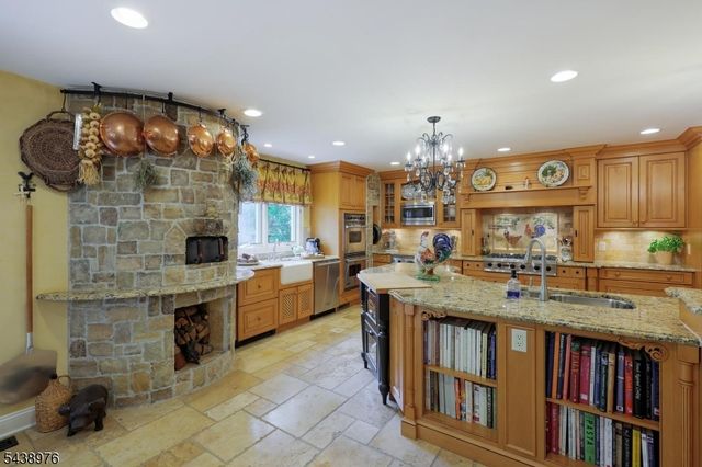 2 Estelle Pl, Cranford Twp., NJ 07016