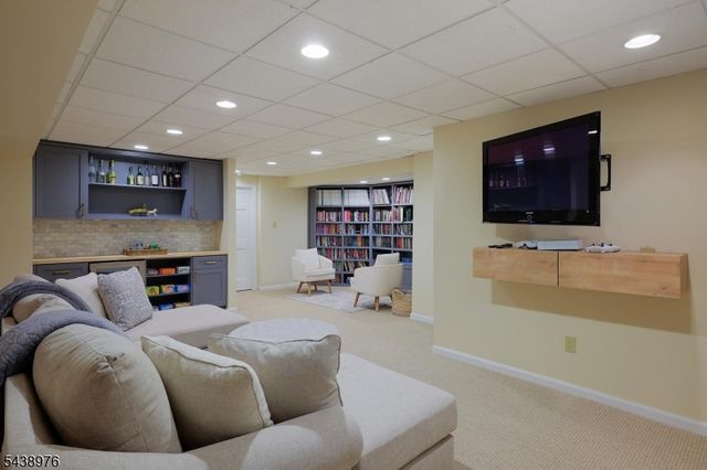 2 Estelle Pl, Cranford Twp., NJ 07016