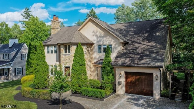 2 Estelle Pl, Cranford Twp., NJ 07016