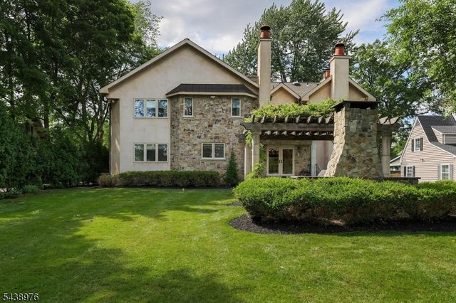 2 Estelle Pl, Cranford Twp., NJ 07016