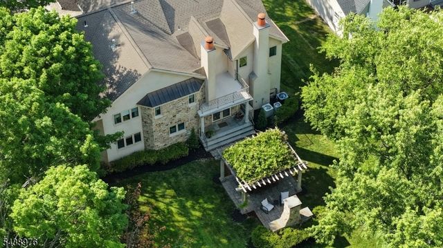 2 Estelle Pl, Cranford Twp., NJ 07016