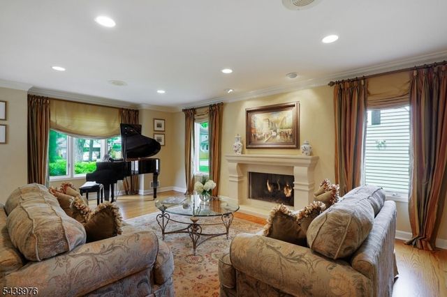 2 Estelle Pl, Cranford Twp., NJ 07016