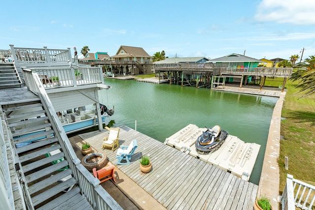 202 Schooner, Freeport, TX 77541