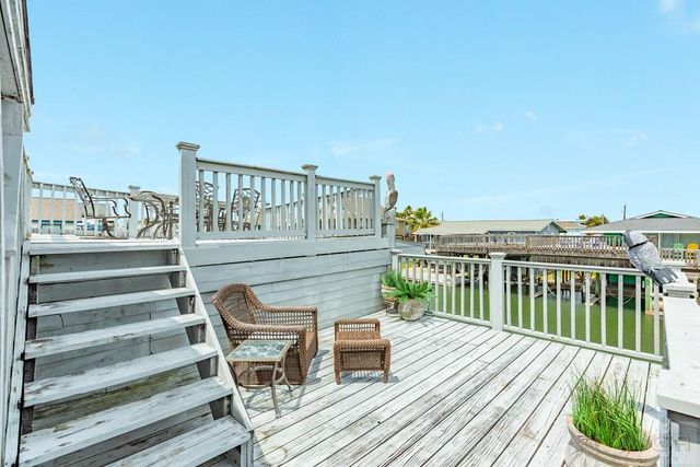202 Schooner, Freeport, TX 77541