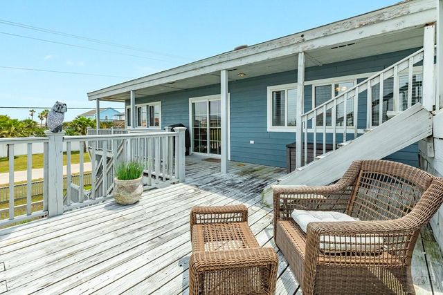 202 Schooner, Freeport, TX 77541