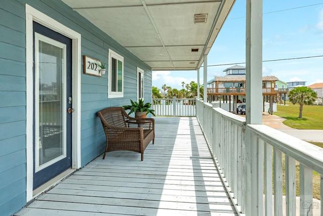 202 Schooner, Freeport, TX 77541
