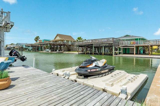 202 Schooner, Freeport, TX 77541