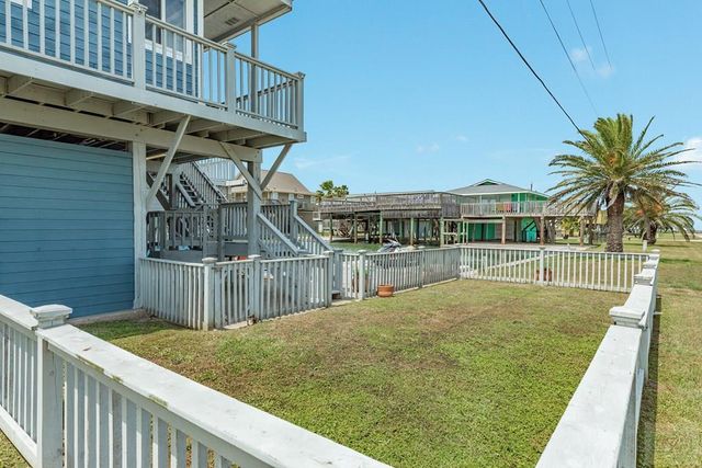 202 Schooner, Freeport, TX 77541