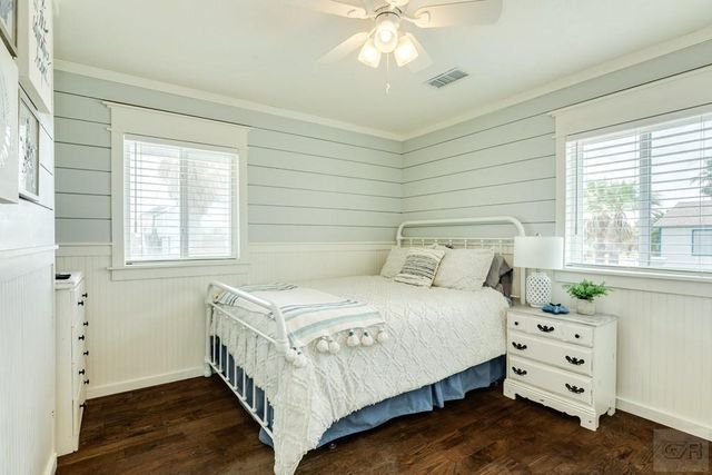 202 Schooner, Freeport, TX 77541