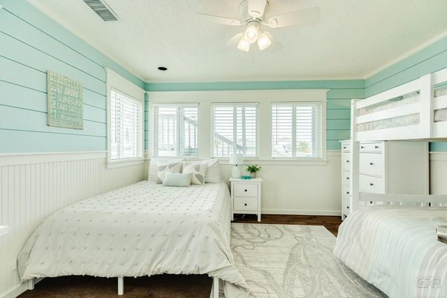 202 Schooner, Freeport, TX 77541