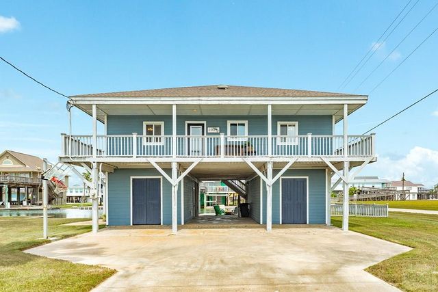 202 Schooner, Freeport, TX 77541