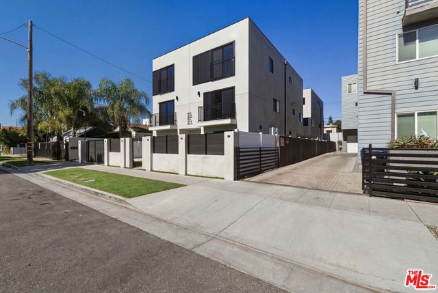 14165 Erwin Street, Van Nuys, CA 91401