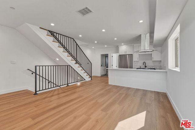 14165 Erwin Street, Van Nuys, CA 91401