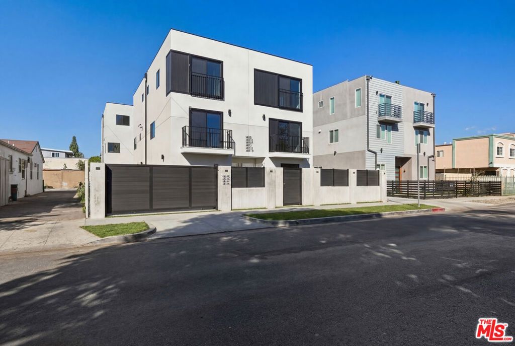 14165 Erwin Street, Van Nuys, CA 91401