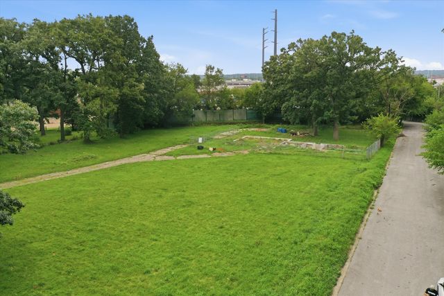 10155 5th Ave Cut Off Avenue, Countryside, IL 60525