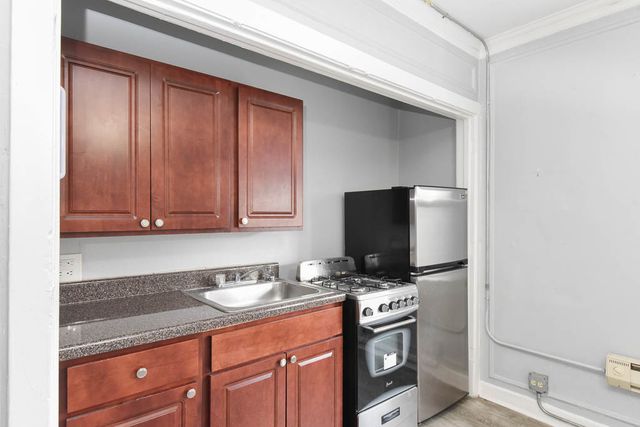 4735 N Beacon Street 407, Chicago, IL 60640