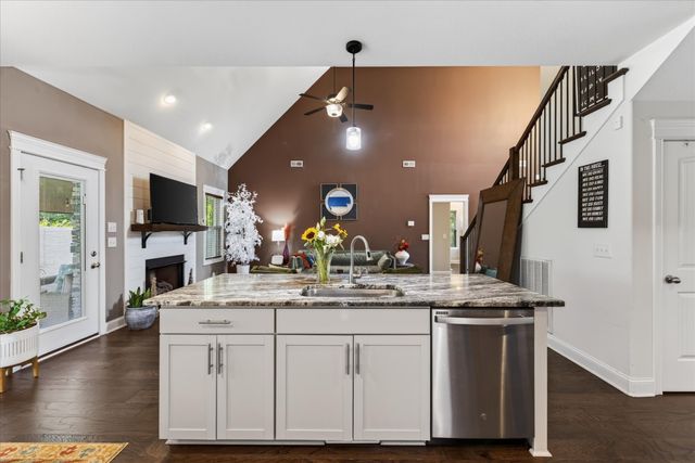 950 Terrace Creek Ln, Clarksville, TN 37040