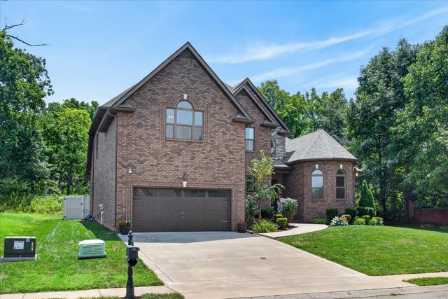 950 Terrace Creek Ln, Clarksville, TN 37040