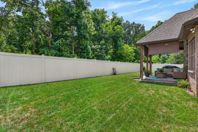 950 Terrace Creek Ln, Clarksville, TN 37040