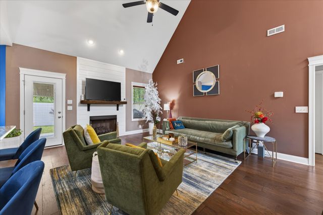 950 Terrace Creek Ln, Clarksville, TN 37040
