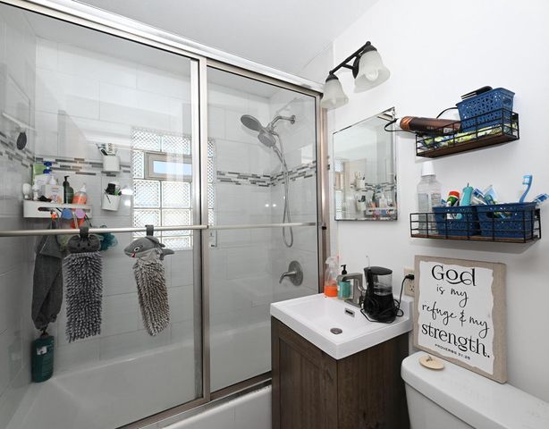 4922 W Norwich COURT, Milwaukee, WI 53220