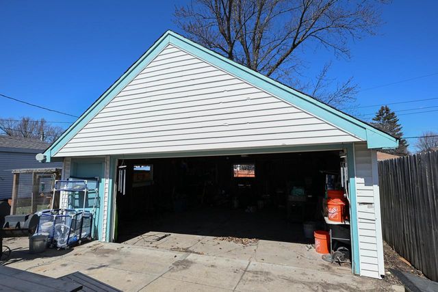 4922 W Norwich COURT, Milwaukee, WI 53220