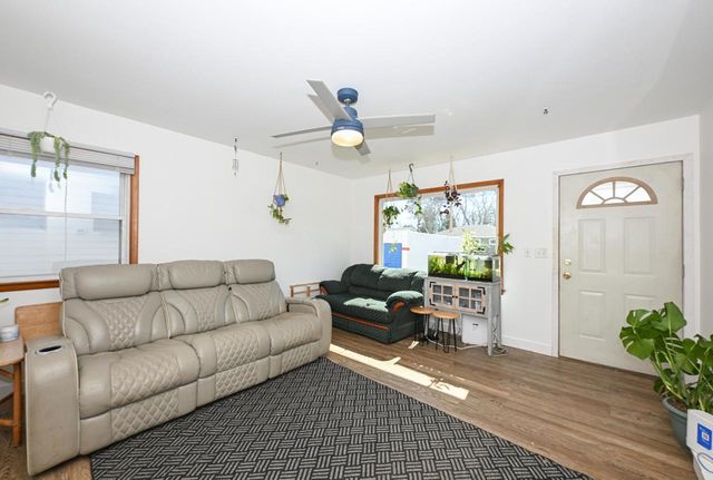 4922 W Norwich COURT, Milwaukee, WI 53220