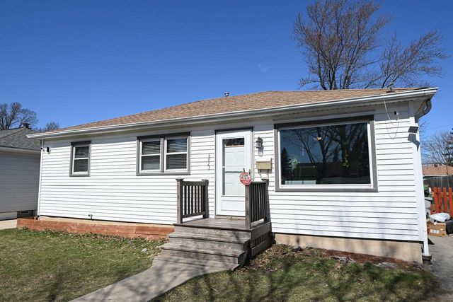 4922 W Norwich COURT, Milwaukee, WI 53220