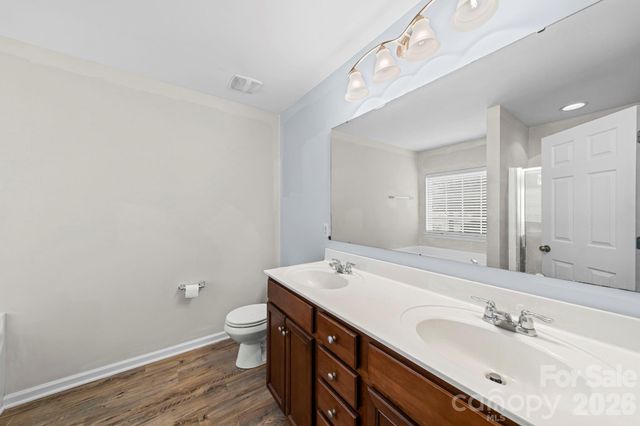 917 Standen Place Court, Pineville, NC 28134