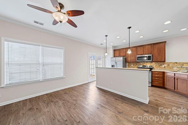 917 Standen Place Court, Pineville, NC 28134