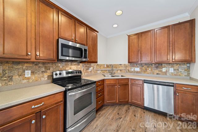 917 Standen Place Court, Pineville, NC 28134