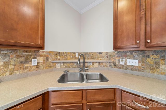 917 Standen Place Court, Pineville, NC 28134