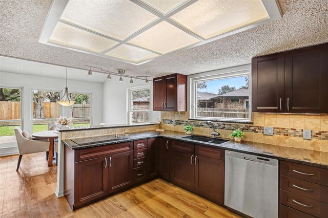 504 Ridgecrest RD, Georgetown, TX 78628