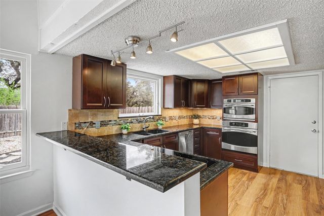 504 Ridgecrest RD, Georgetown, TX 78628