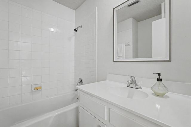 504 Ridgecrest RD, Georgetown, TX 78628