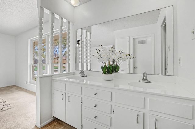 504 Ridgecrest RD, Georgetown, TX 78628