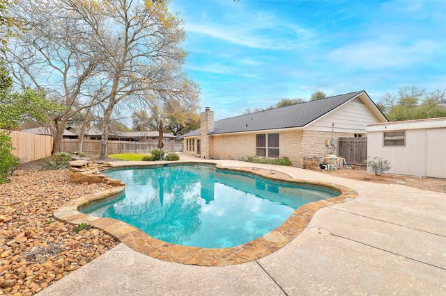 504 Ridgecrest RD, Georgetown, TX 78628