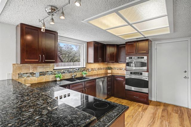 504 Ridgecrest RD, Georgetown, TX 78628