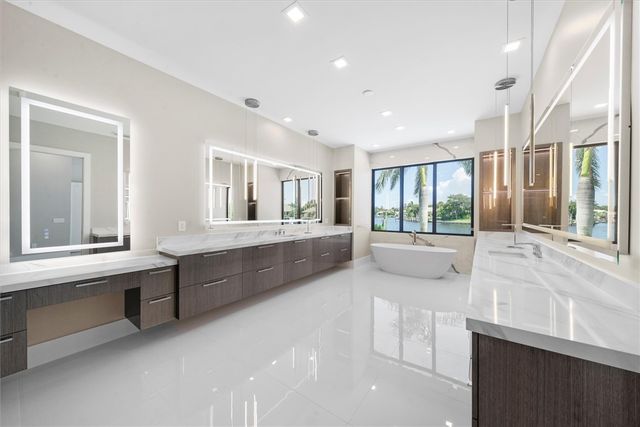 1806 Mooringline Drive, Vero Beach, FL 32963