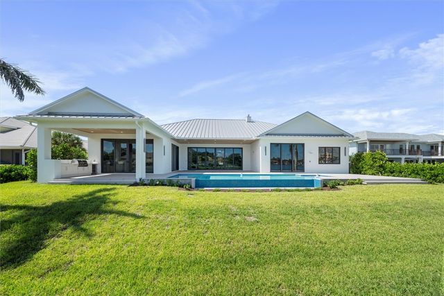 1806 Mooringline Drive, Vero Beach, FL 32963