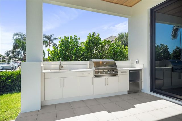 1806 Mooringline Drive, Vero Beach, FL 32963