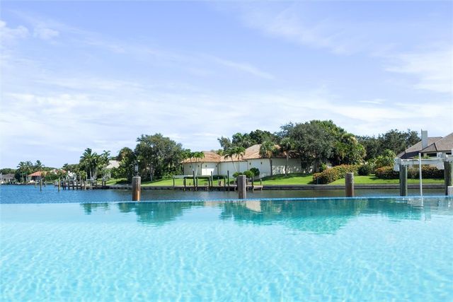 1806 Mooringline Drive, Vero Beach, FL 32963