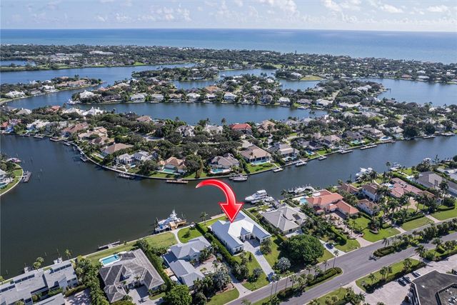 1806 Mooringline Drive, Vero Beach, FL 32963